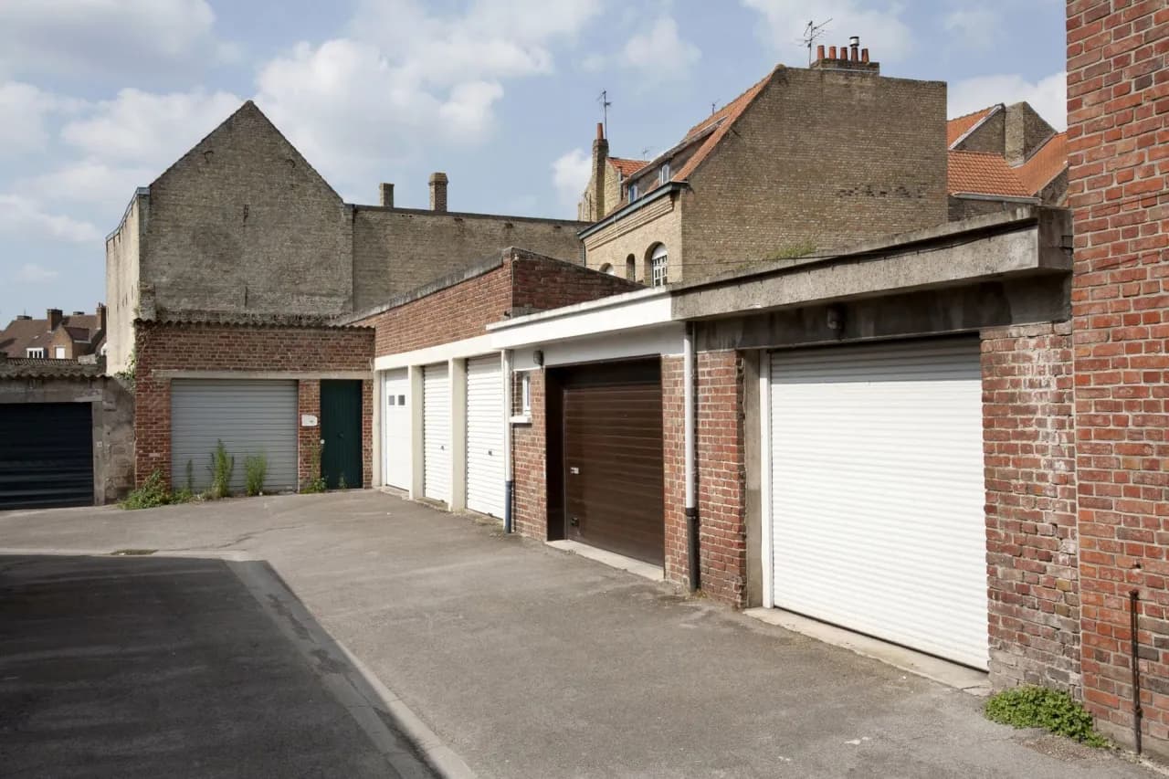 Ceny wynajmu garażu murowanego w Polsce: Jak nie przepłacić?