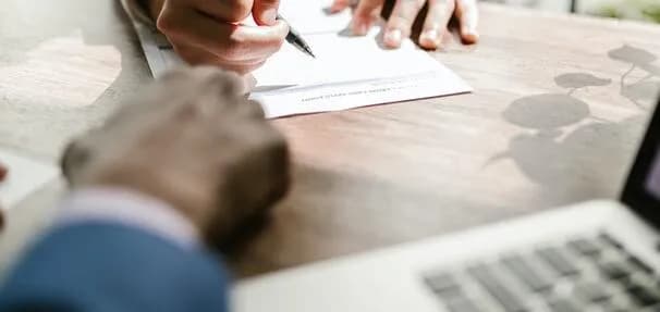 Rachunek powierniczy dewelopera: Jak go sprawdzić i spać spokojnie?