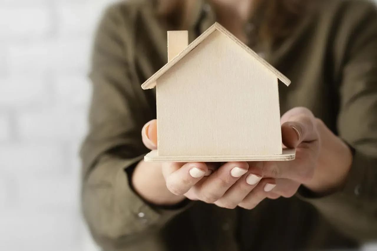 Wycena mieszkania do polisy: Nie przepłacaj, zyskaj pełne odszkodowanie